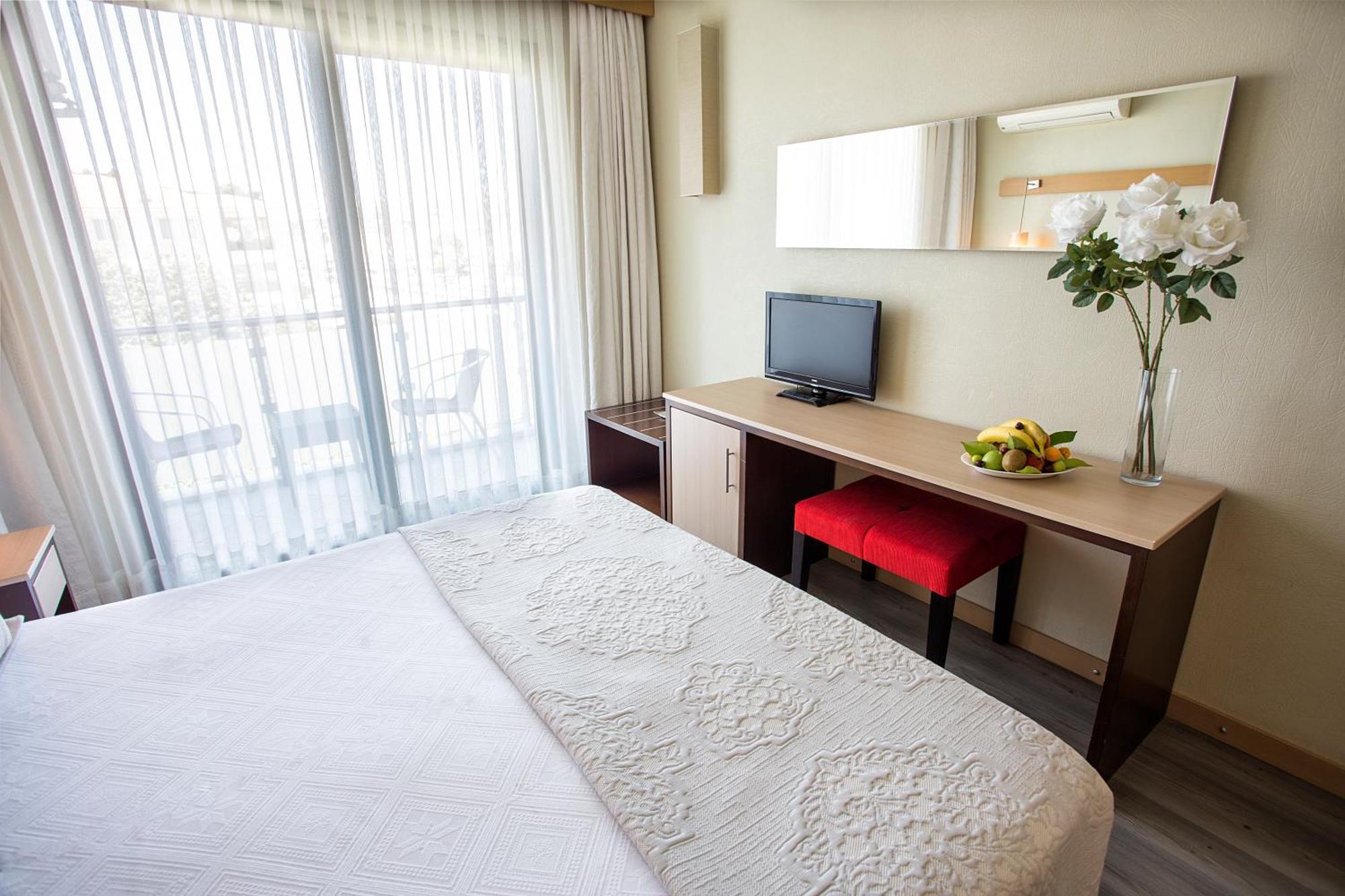 Çeşme Cilek Marina Otel מראה חיצוני תמונה