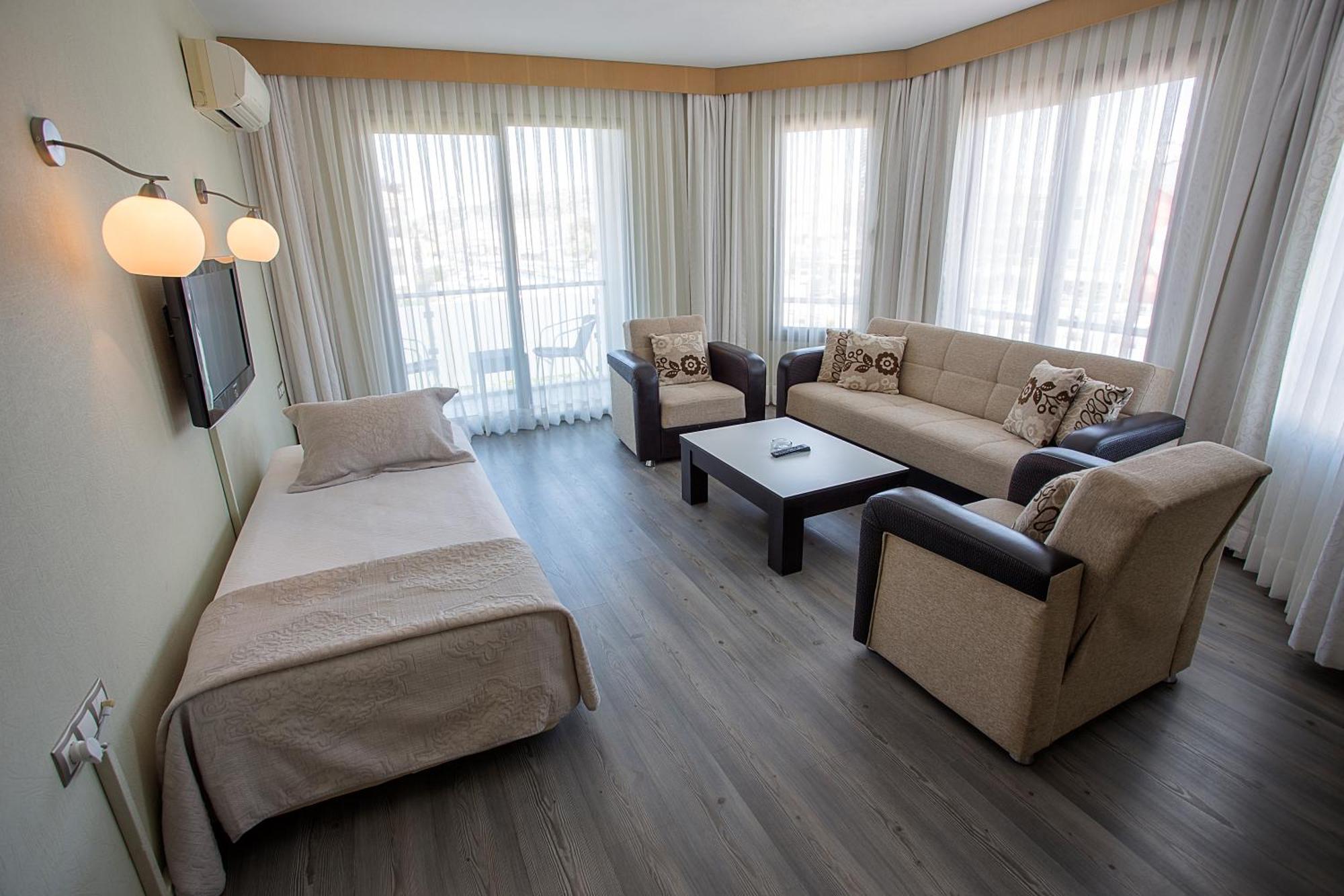 Çeşme Cilek Marina Otel מראה חיצוני תמונה
